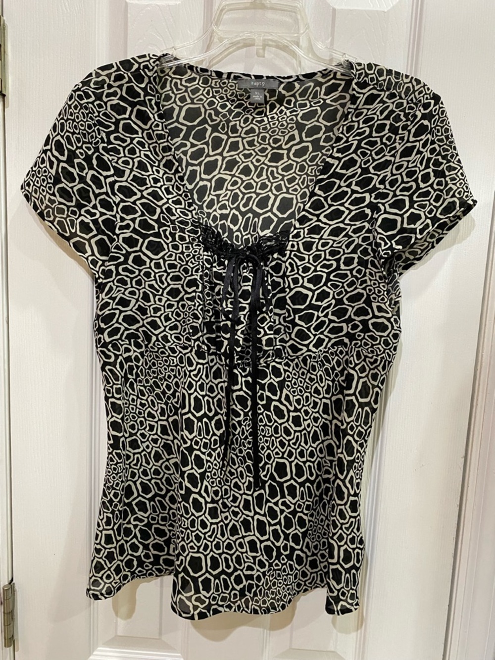 Apt. 9 Black and White Geometric Tie-Front Blouse